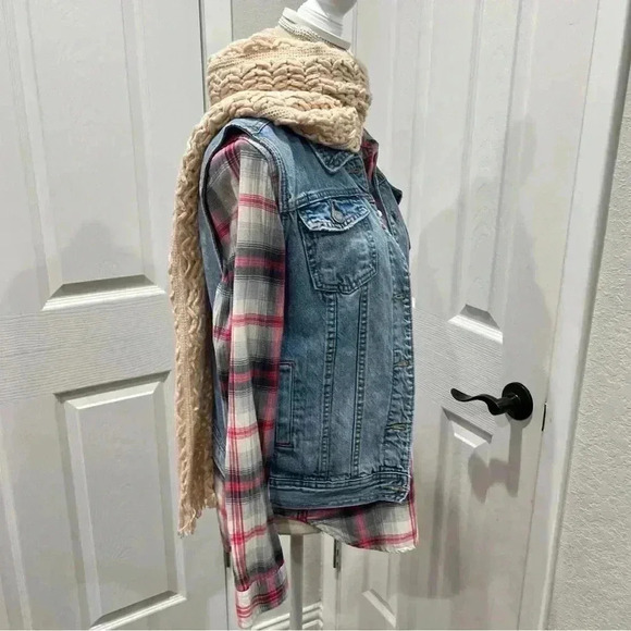 3 piece lot American Eagle boyfriend plaid cats eye snap up, denim vest & scarf - Picture 6 of 13